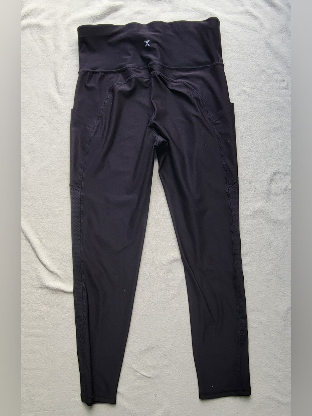 Xersion Black High-Rise Leggings with Side Pockets - Picture 10 of 13